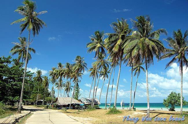 Albatross Guesthouse @ Thungwualaen Beach Pathiu Exterior photo