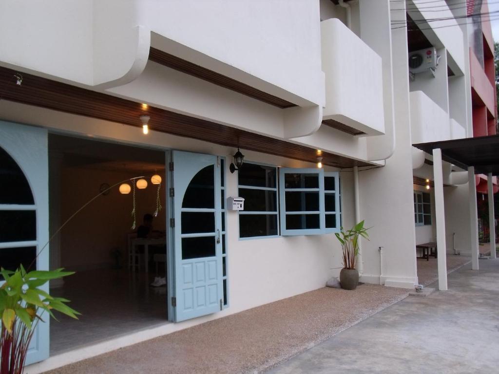 Albatross Guesthouse @ Thungwualaen Beach Pathiu Exterior photo